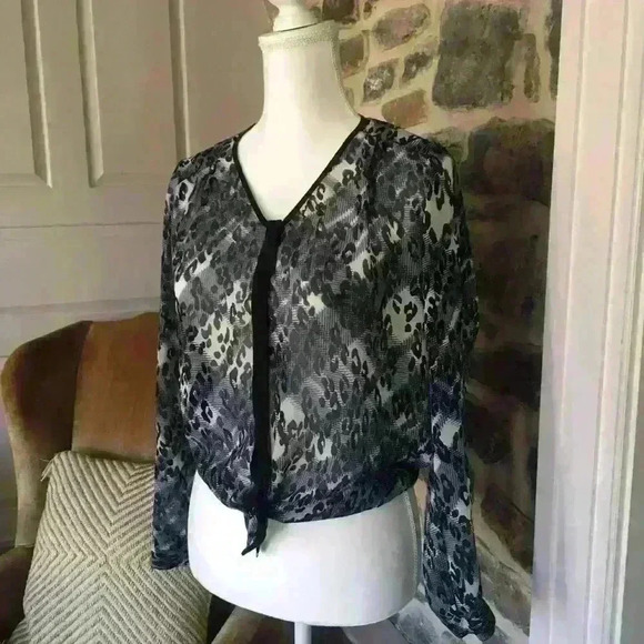 🌟 Cabi Shirt fatale - Picture 4 of 12